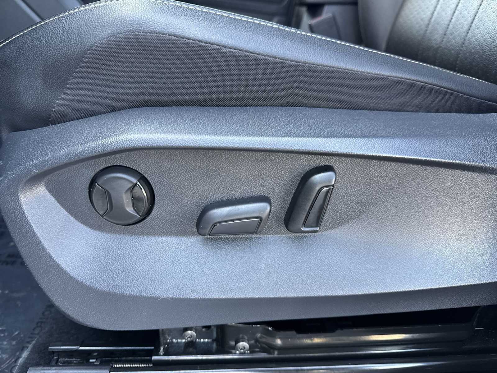 Thumbnail: 2023 Volkswagen Tiguan - 24