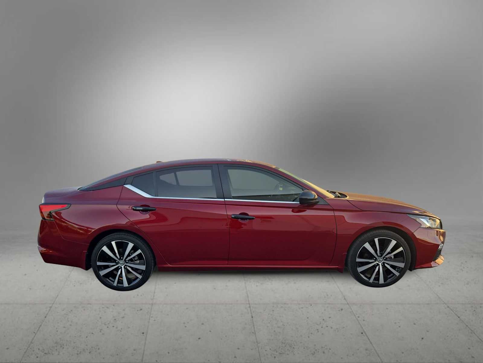 Thumbnail: 2022 Nissan Altima - 9