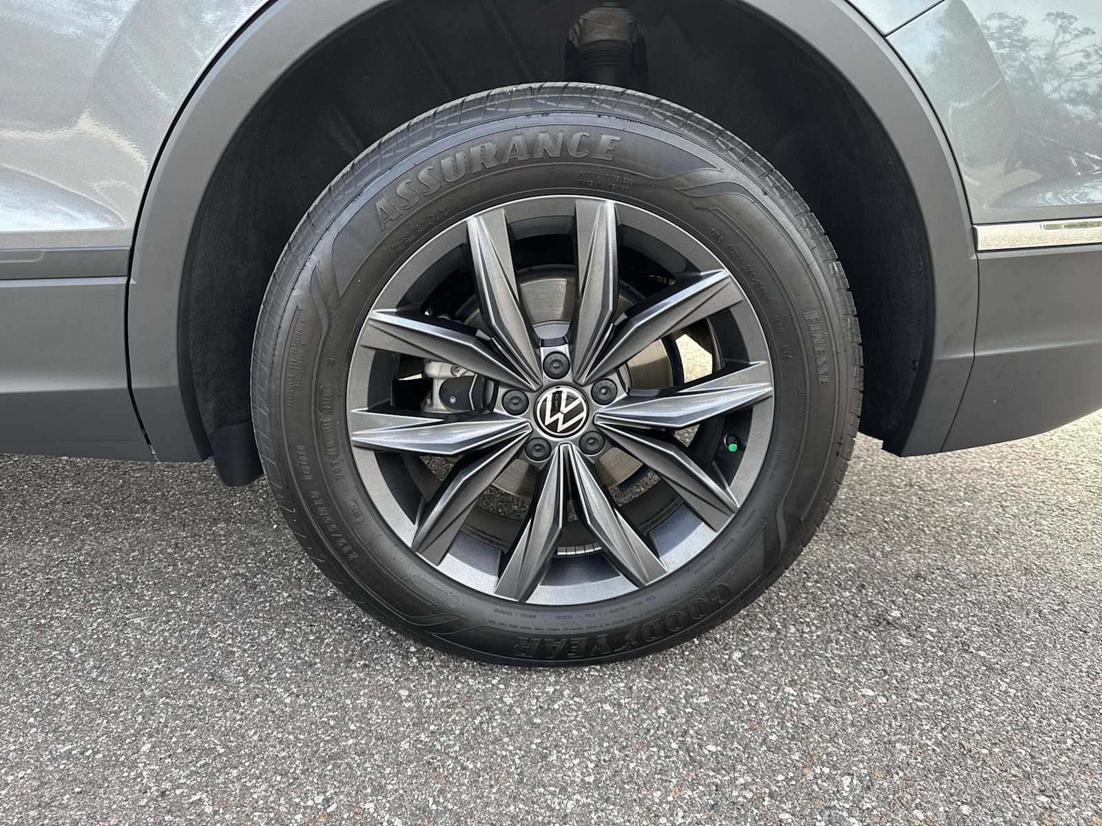 Thumbnail: 2022 Volkswagen Tiguan - 12