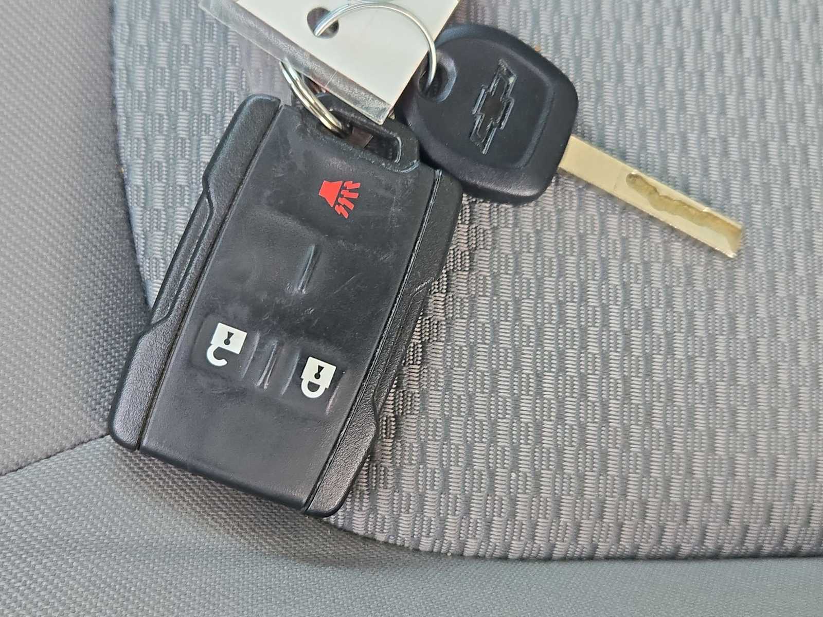 Thumbnail: 2022 Chevrolet Colorado - 32