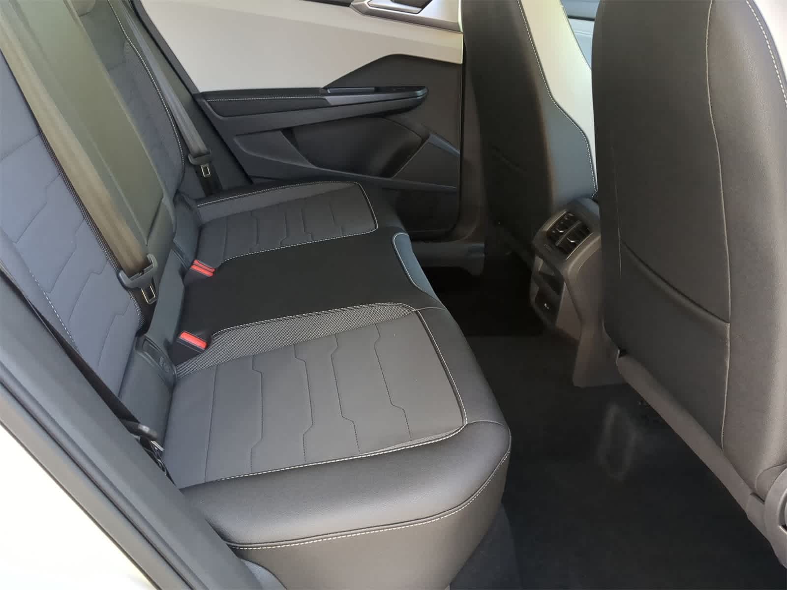 Thumbnail: 2025 Volkswagen Taos - 20