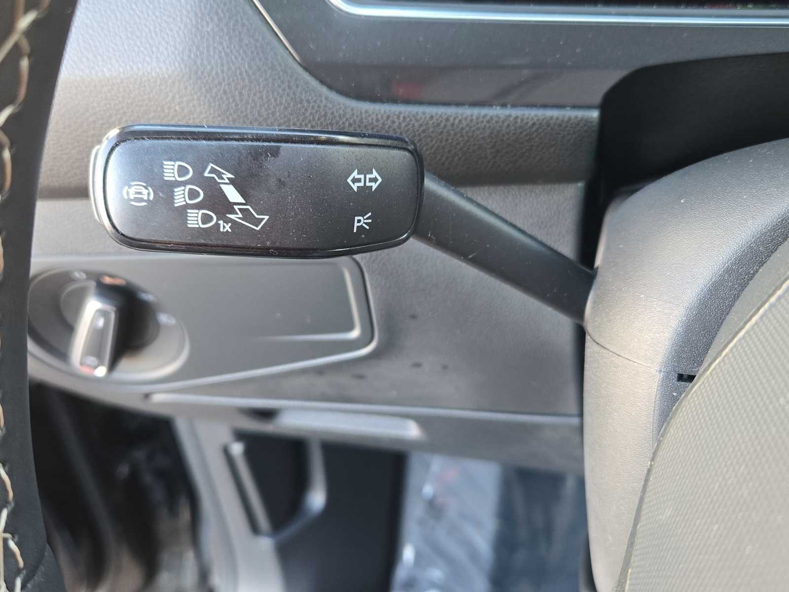 Thumbnail: 2023 Volkswagen Tiguan - 25