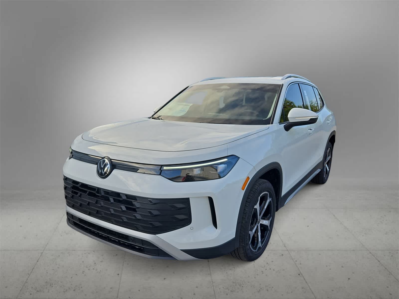 Thumbnail: 2025 Volkswagen Tiguan - 4