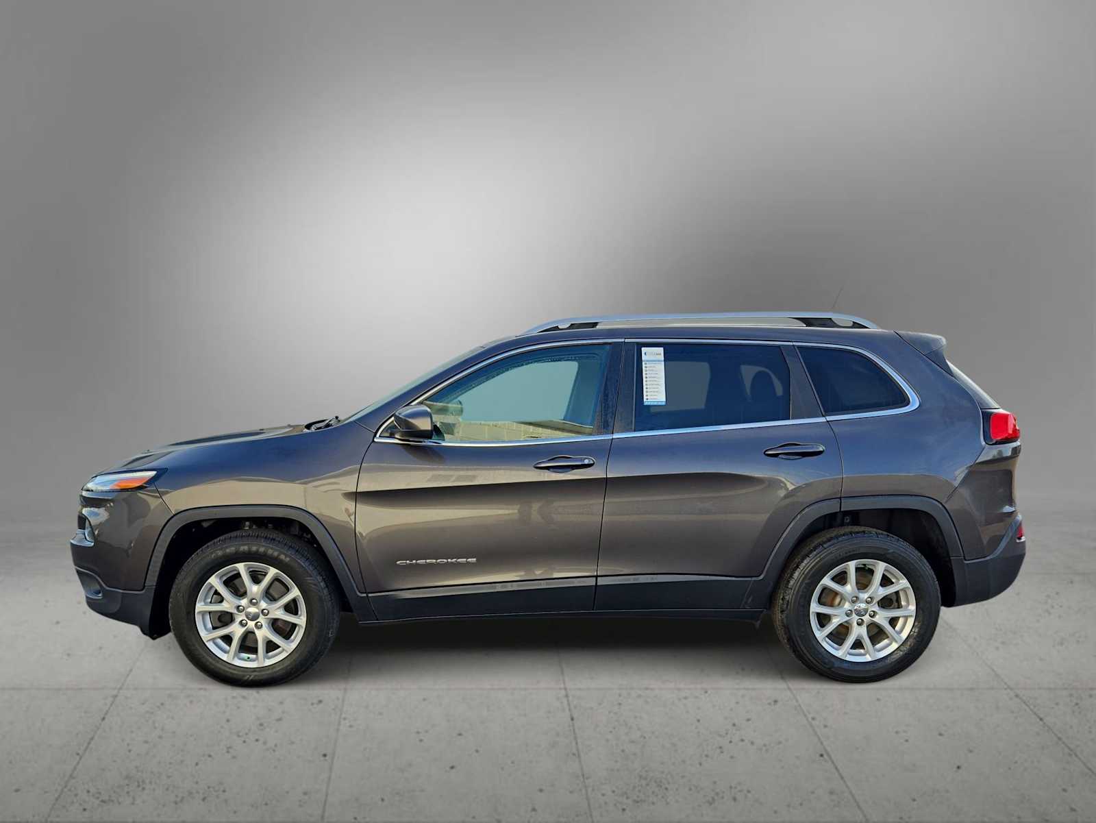 Thumbnail: 2017 Jeep Cherokee - 5