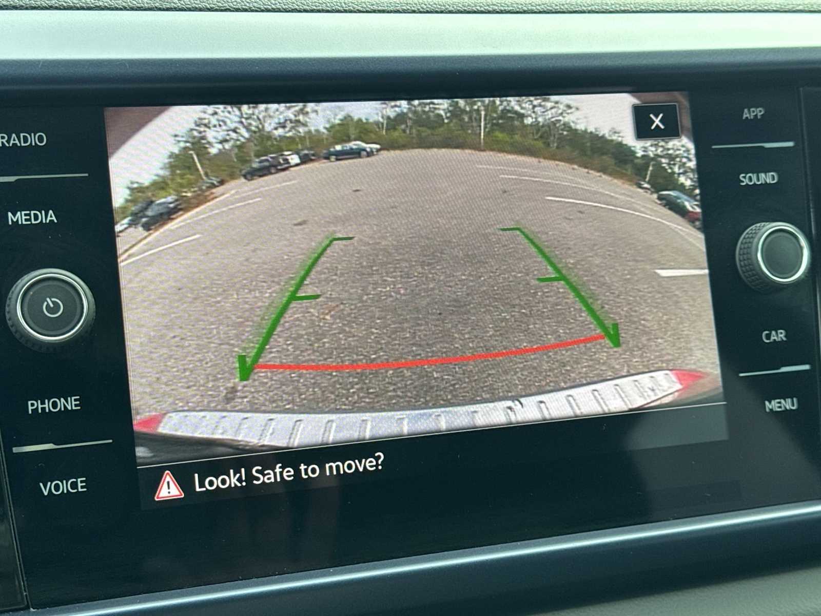 Thumbnail: 2022 Volkswagen Taos - 31