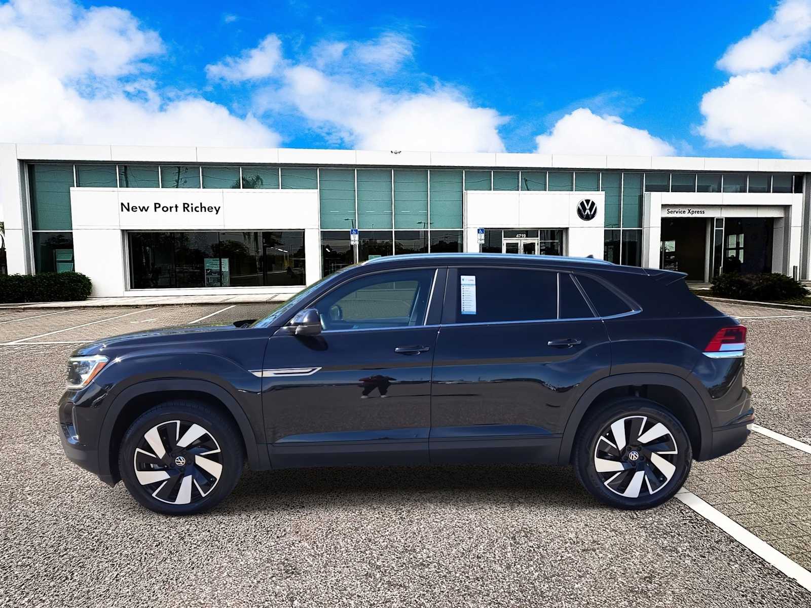 Thumbnail: 2024 Volkswagen Atlas - 5