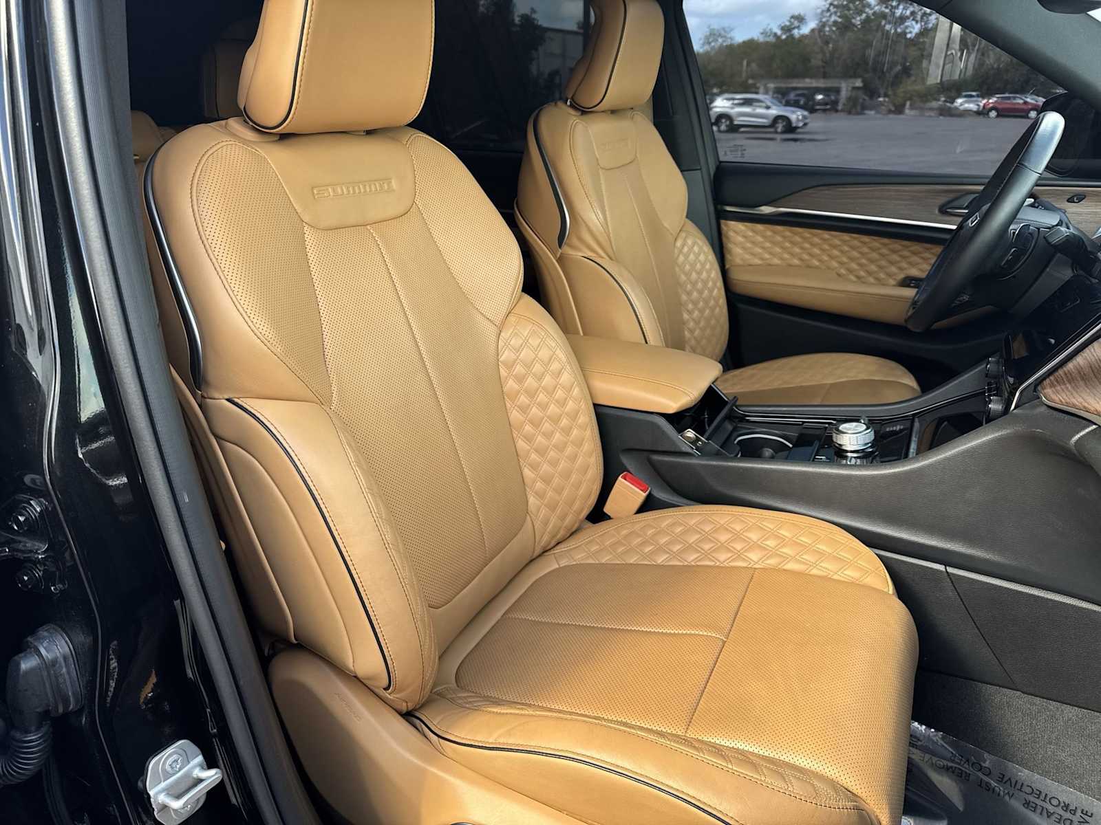 Thumbnail: 2022 Jeep Grand Cherokee - 21