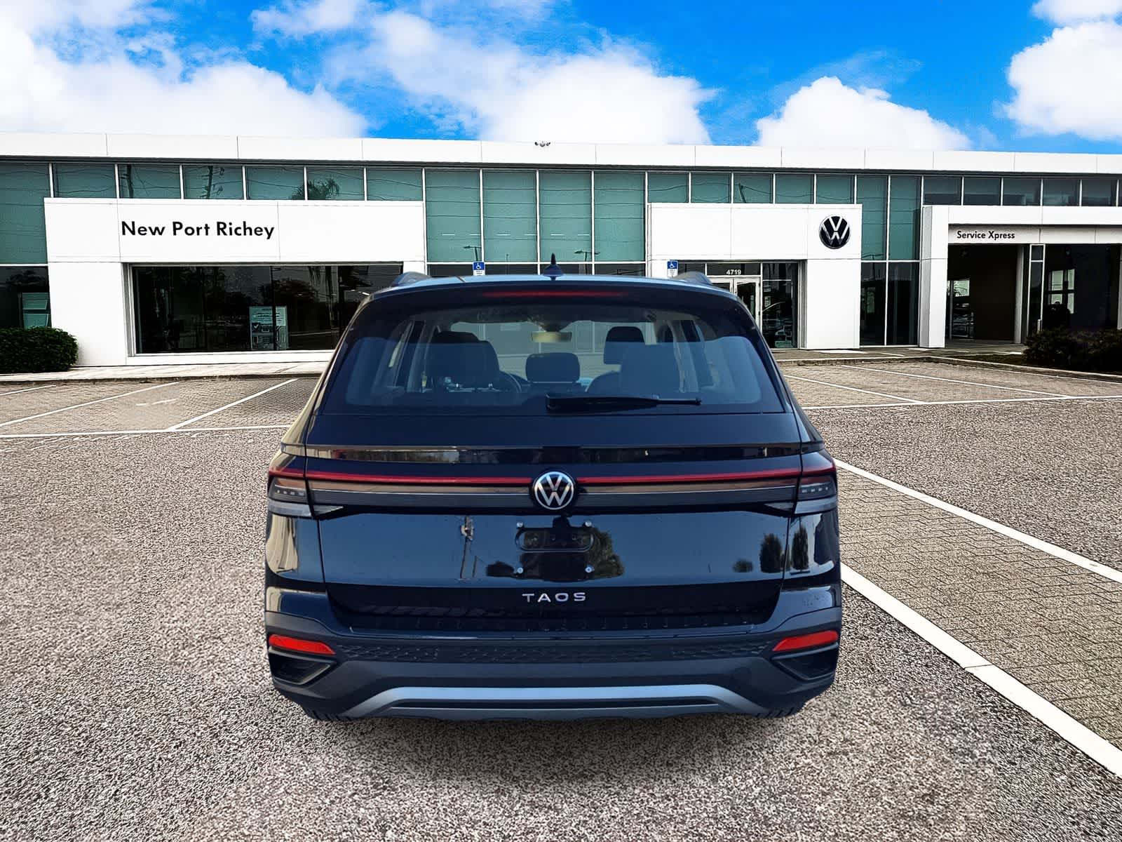 Thumbnail: 2025 Volkswagen Taos - 7