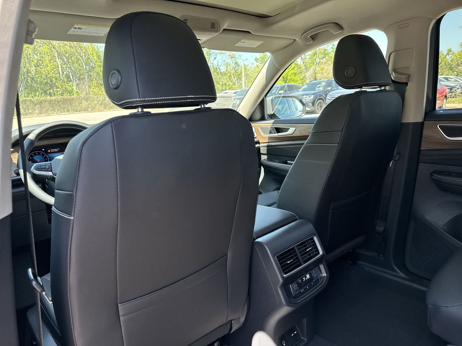 Thumbnail: 2026 Volkswagen Atlas - 18