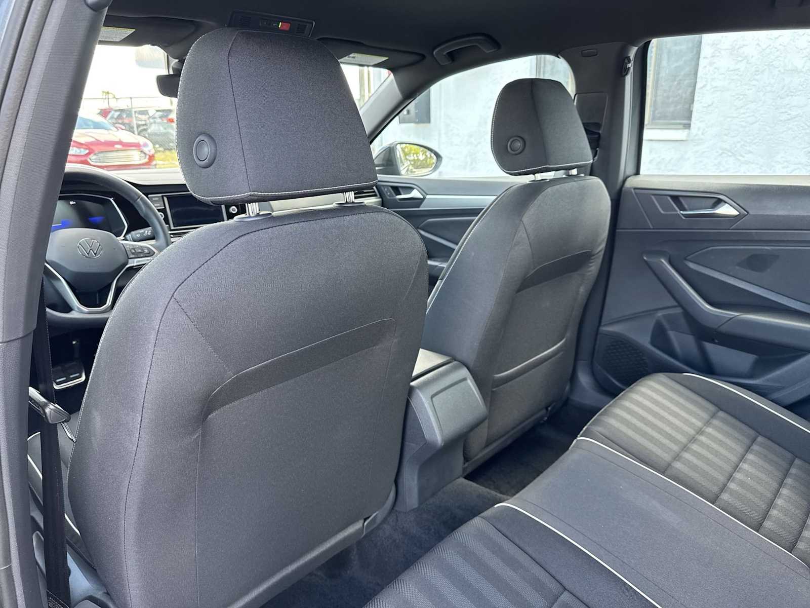 Thumbnail: 2024 Volkswagen Jetta - 16