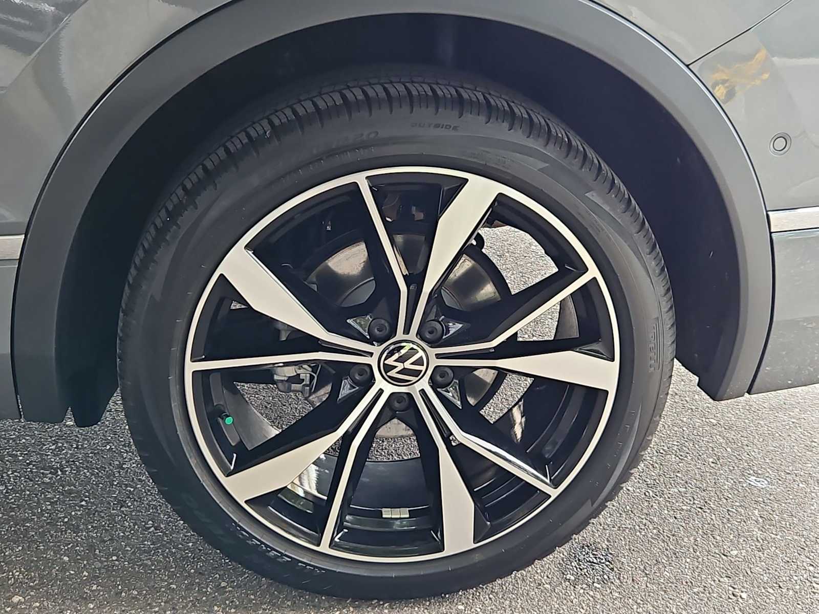 Thumbnail: 2024 Volkswagen Tiguan - 14