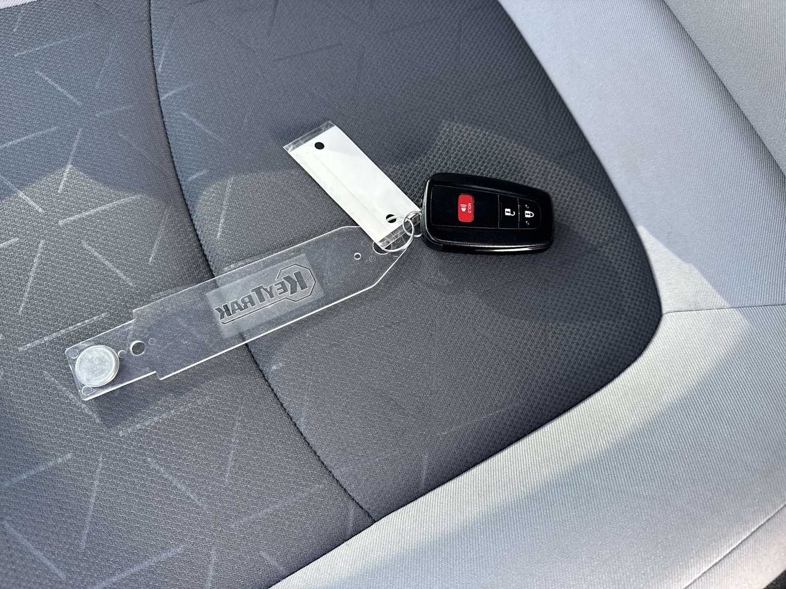 Thumbnail: 2022 Toyota RAV4 - 33