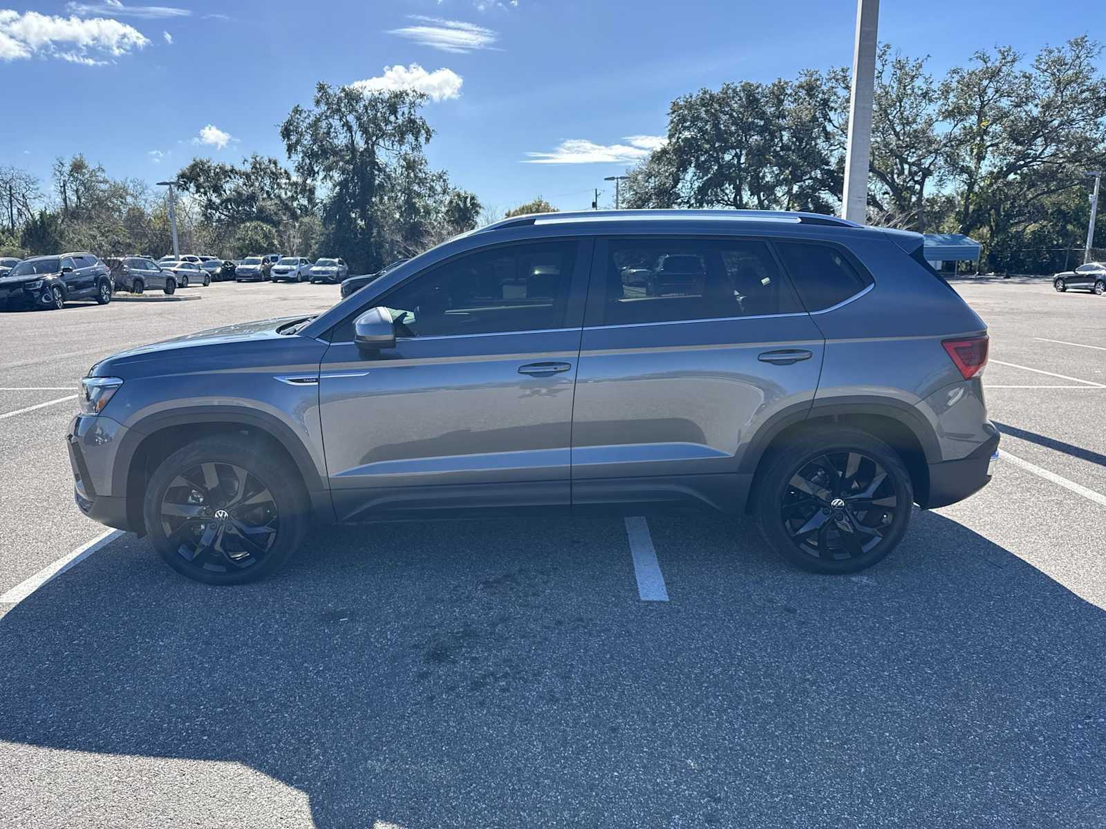 Thumbnail: 2023 Volkswagen Taos - 3