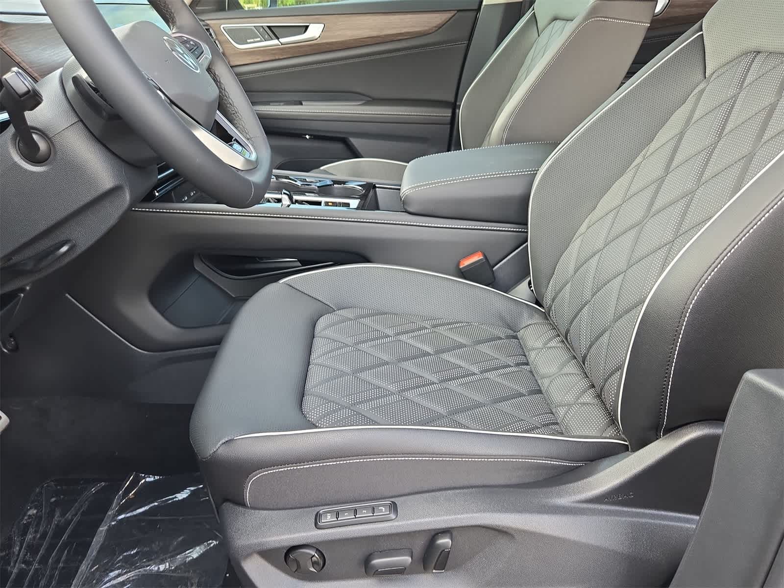 Thumbnail: 2026 Volkswagen Atlas - 17