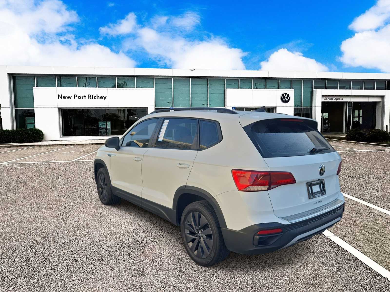 Thumbnail: 2024 Volkswagen Taos - 6