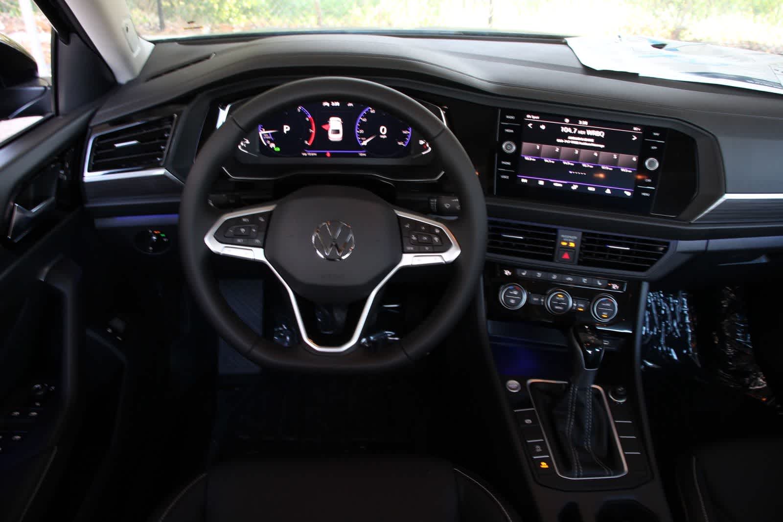 Thumbnail: 2024 Volkswagen Jetta - 15