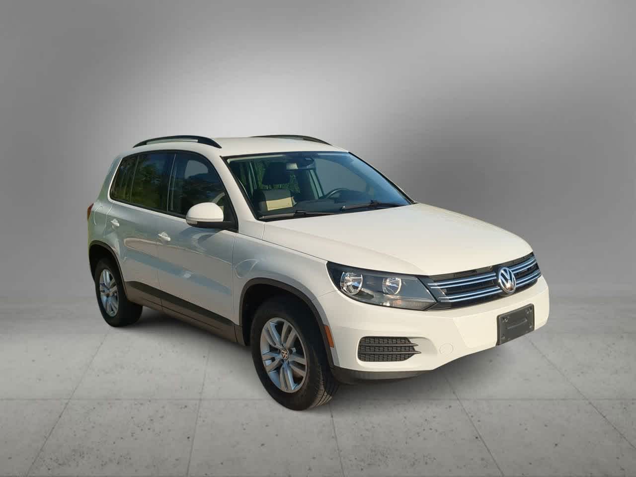 Thumbnail: 2017 Volkswagen Tiguan - 2