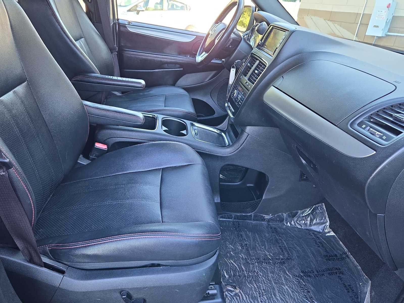 Thumbnail: 2019 Dodge Grand Caravan - 21