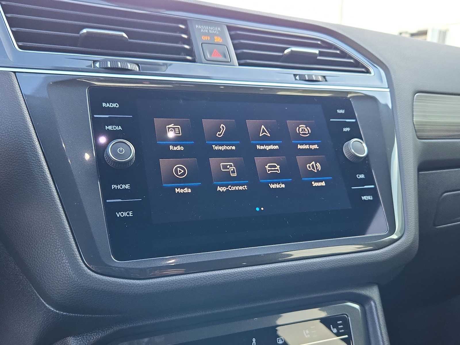 Thumbnail: 2023 Volkswagen Tiguan - 26