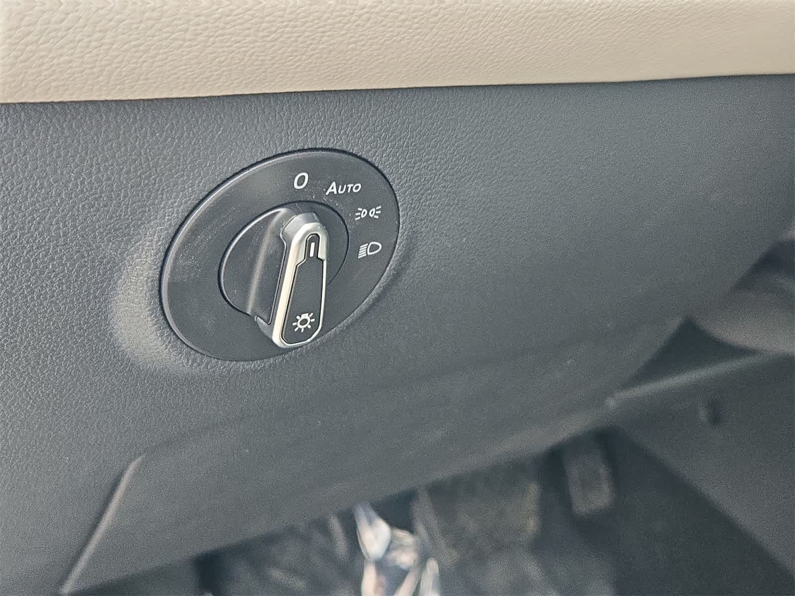 Thumbnail: 2025 Volkswagen Taos - 37