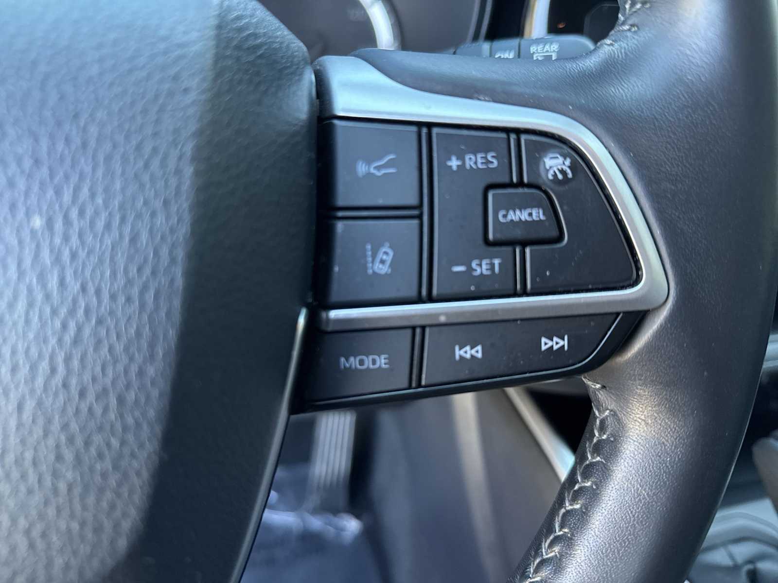 Thumbnail: 2024 Toyota Highlander - 24