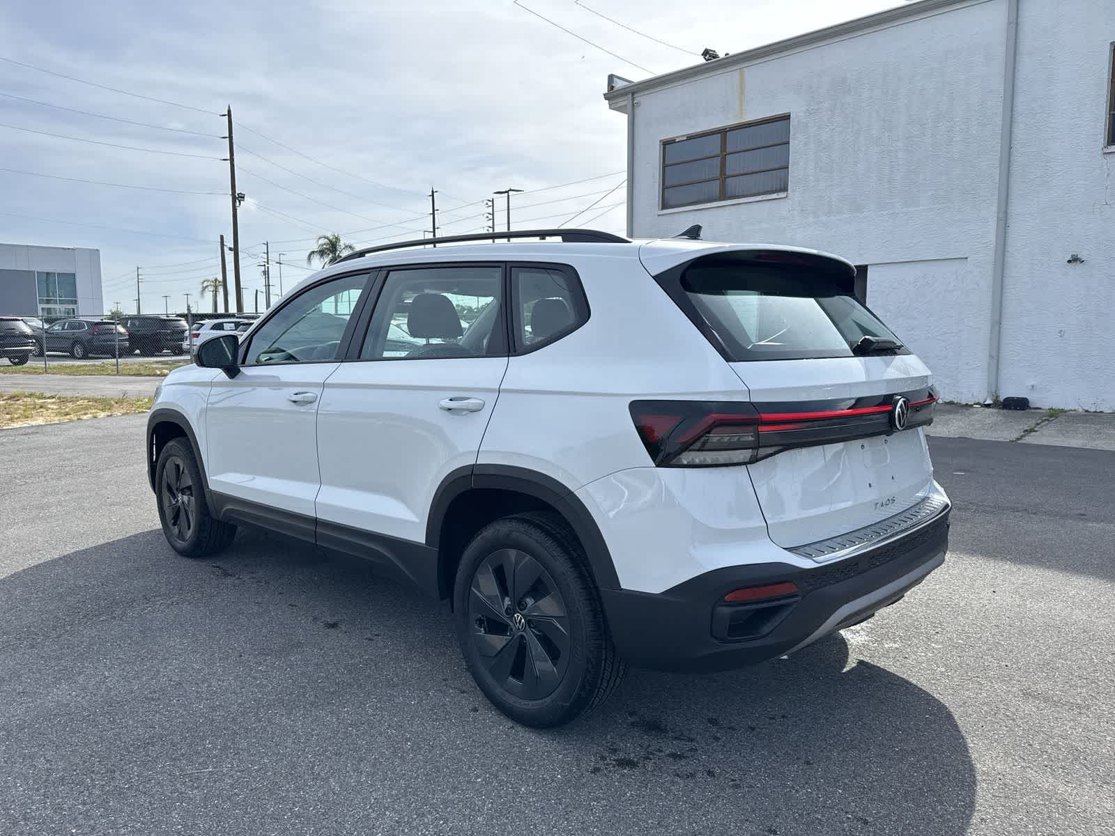 Thumbnail: 2026 Volkswagen Taos - 4