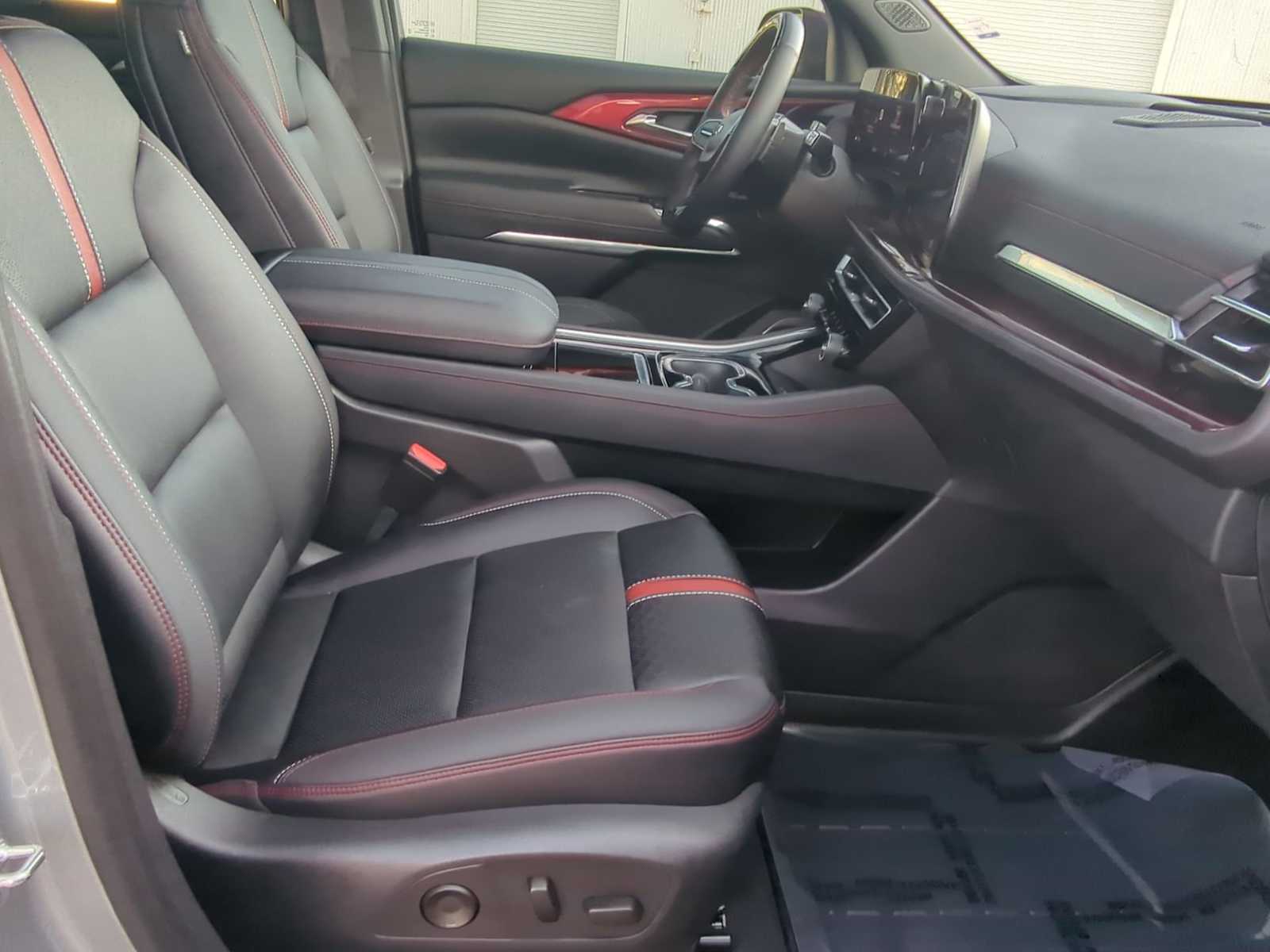 Thumbnail: 2024 Chevrolet Traverse - 24