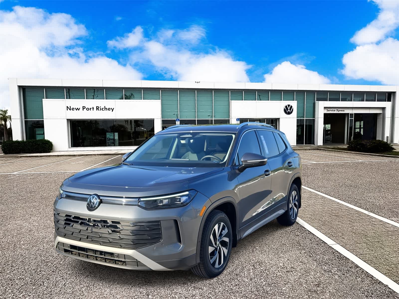 Thumbnail: 2025 Volkswagen Tiguan - 4