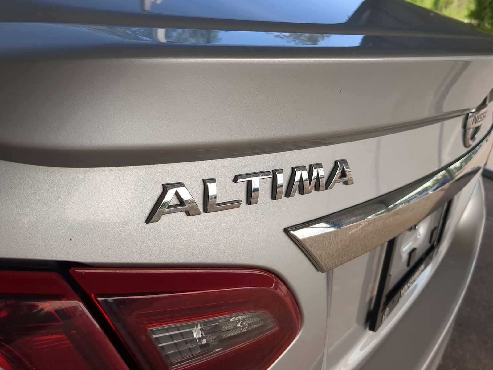Thumbnail: 2017 Nissan Altima - 13