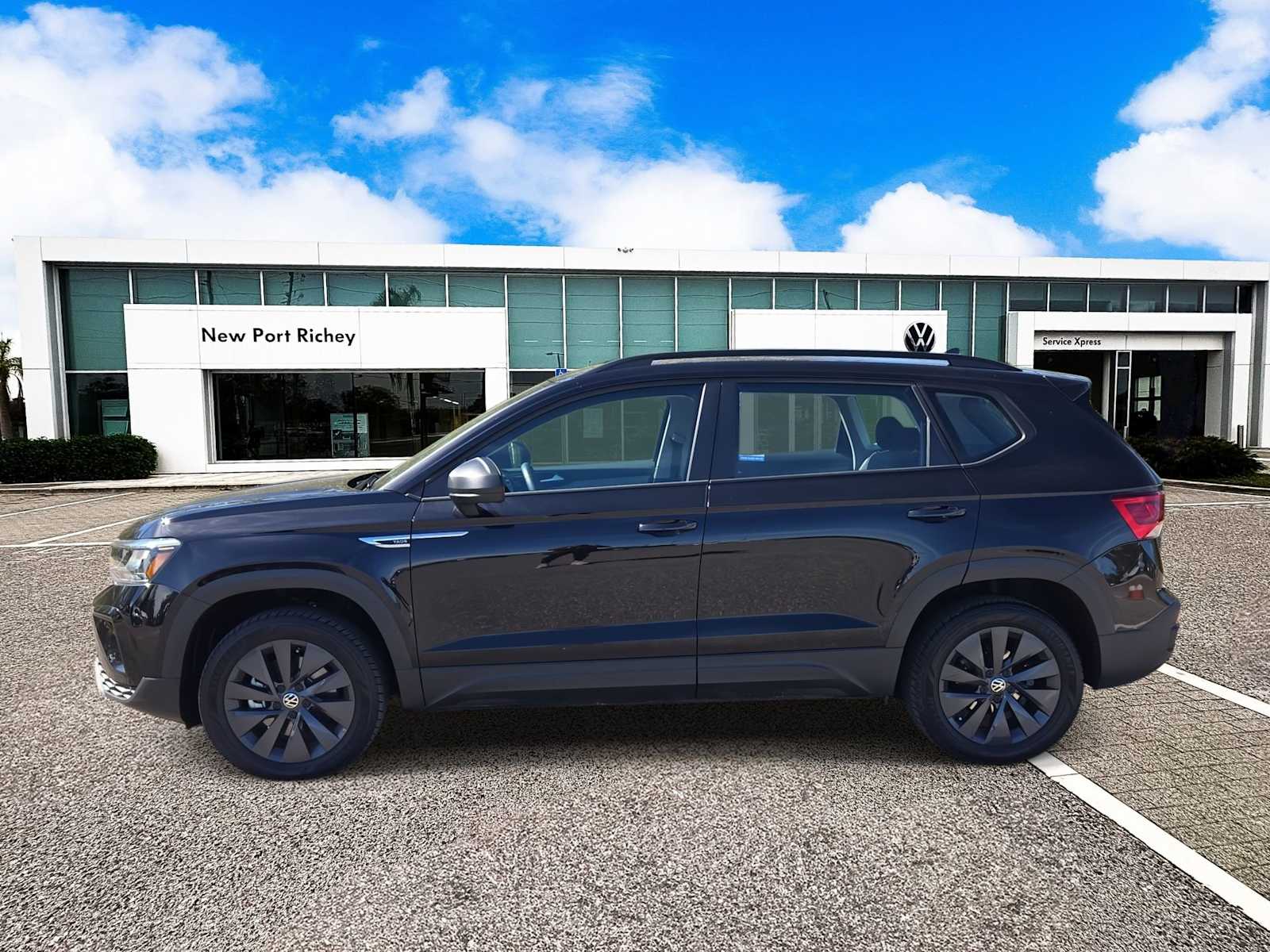 Thumbnail: 2023 Volkswagen Taos - 4