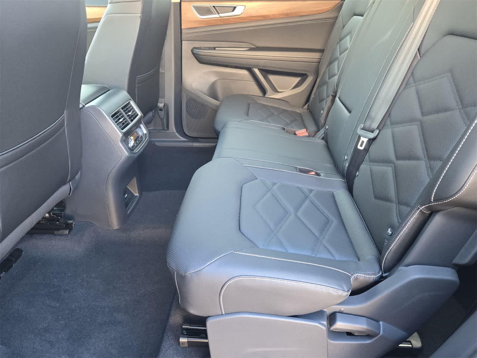 Thumbnail: 2026 Volkswagen Atlas - 20