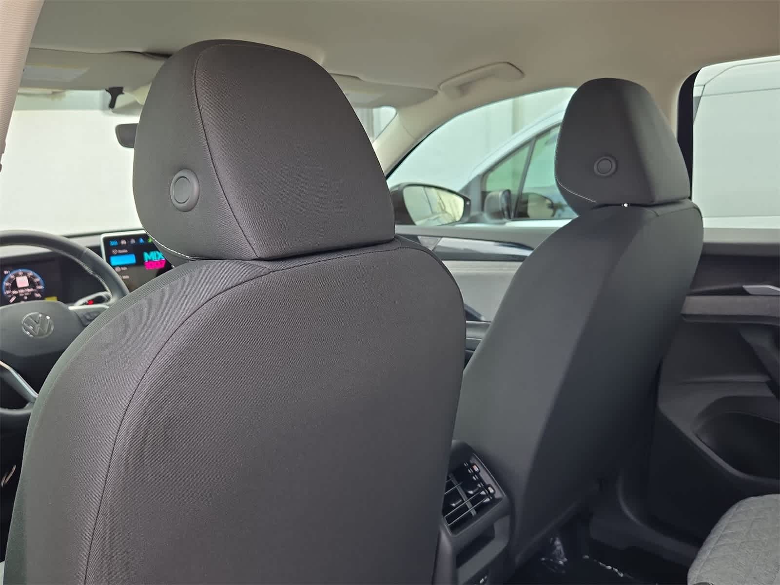 Thumbnail: 2025 Volkswagen Tiguan - 19