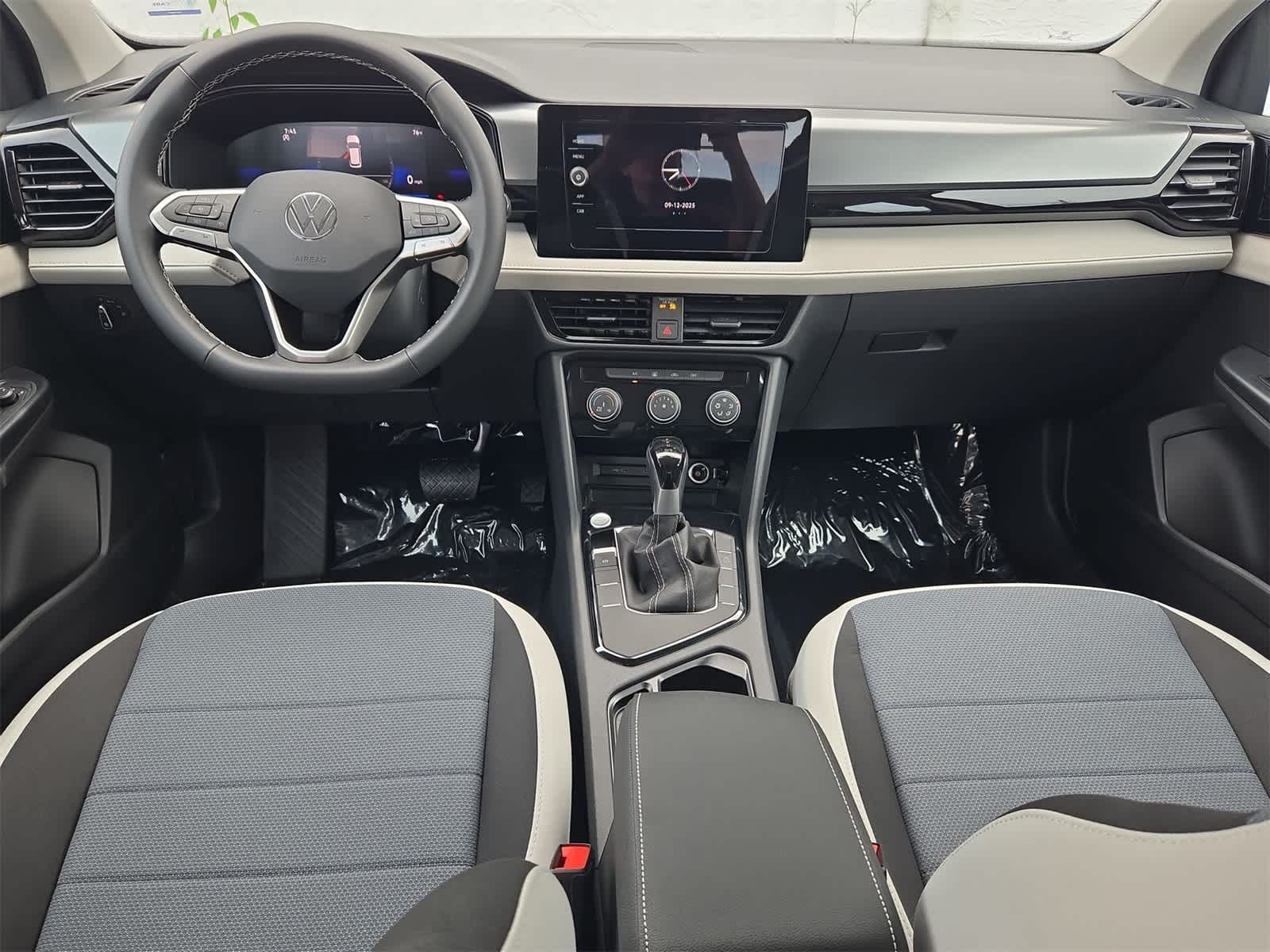 Thumbnail: 2025 Volkswagen Taos - 16