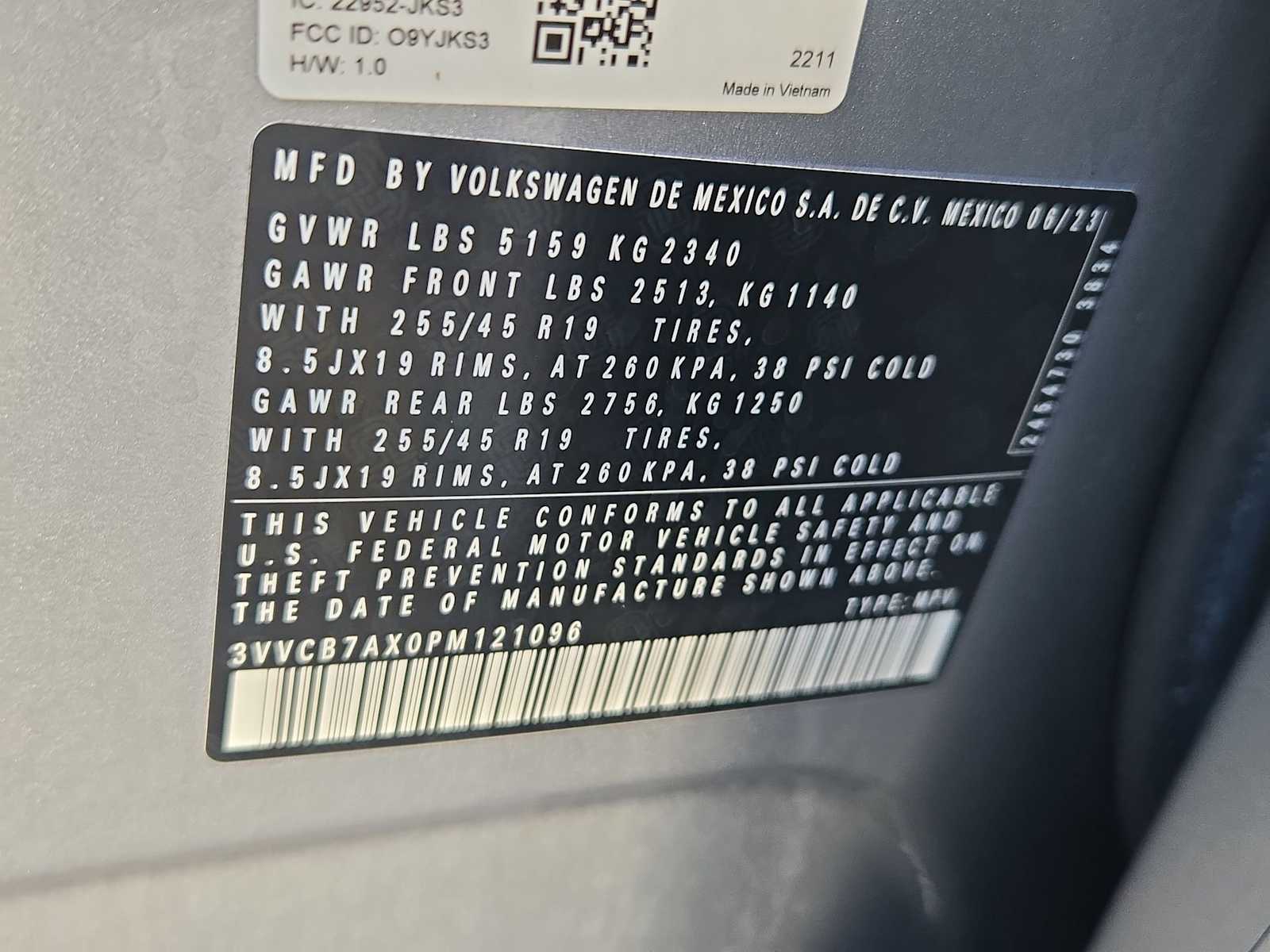 Thumbnail: 2023 Volkswagen Tiguan - 40