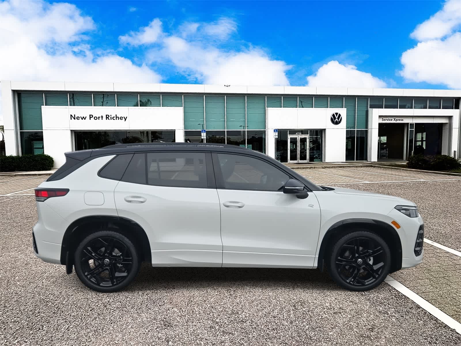 Thumbnail: 2026 Volkswagen Tiguan - 9