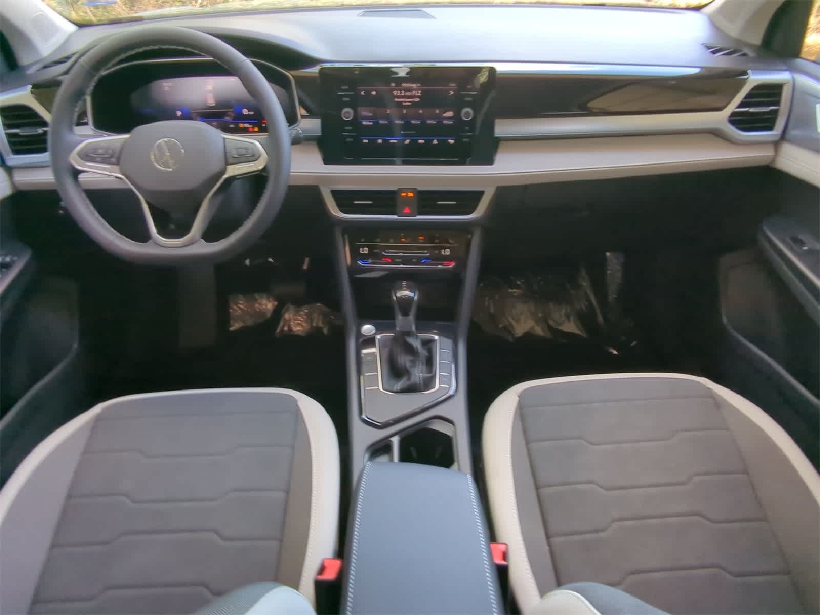 Thumbnail: 2025 Volkswagen Taos - 16