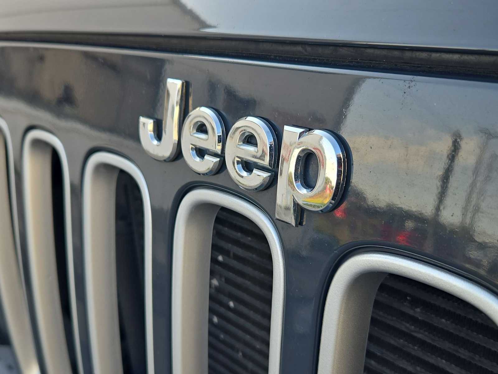 Thumbnail: 2016 Jeep Wrangler - 12