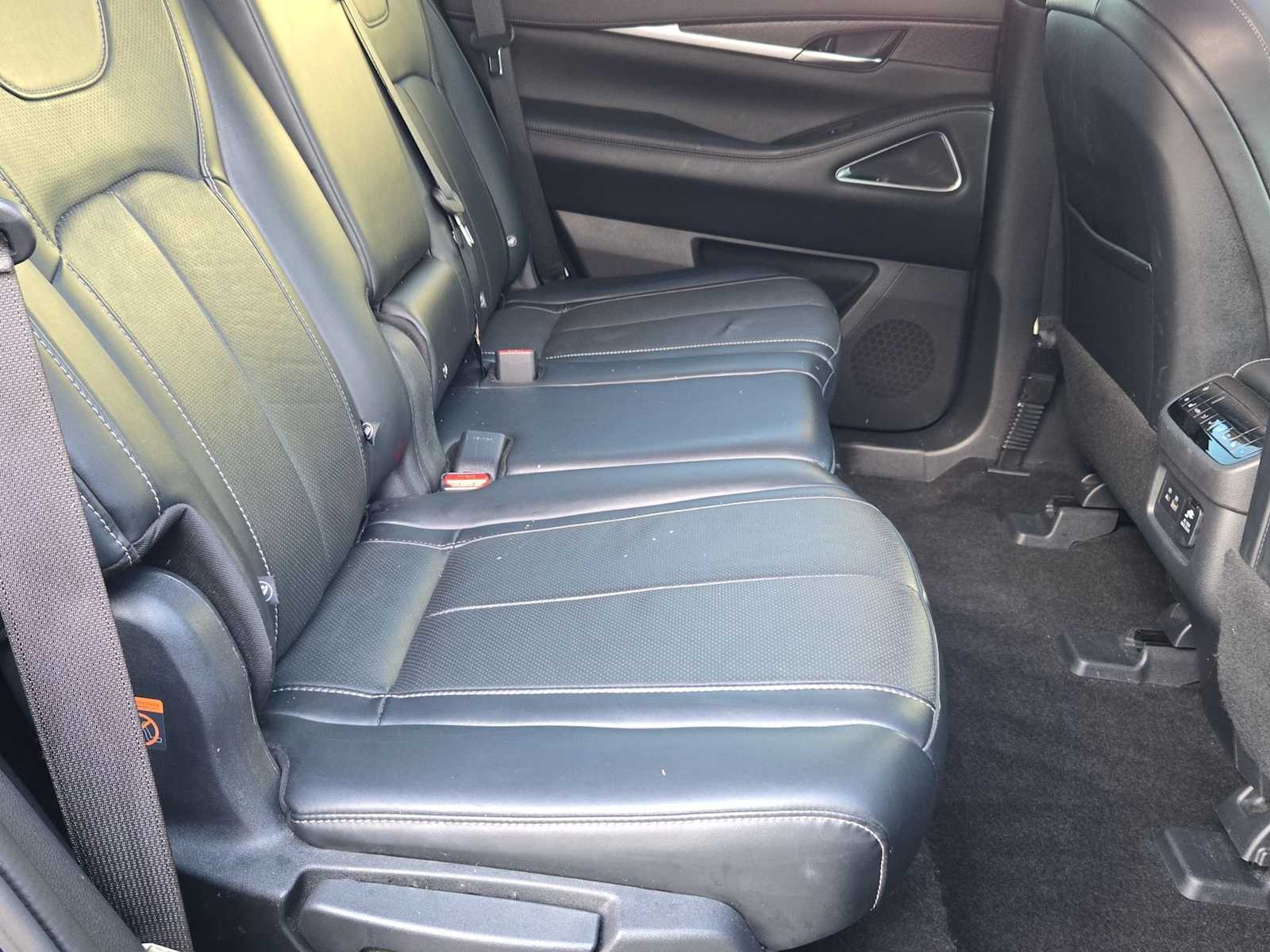 Thumbnail: 2023 INFINITI QX60 - 20