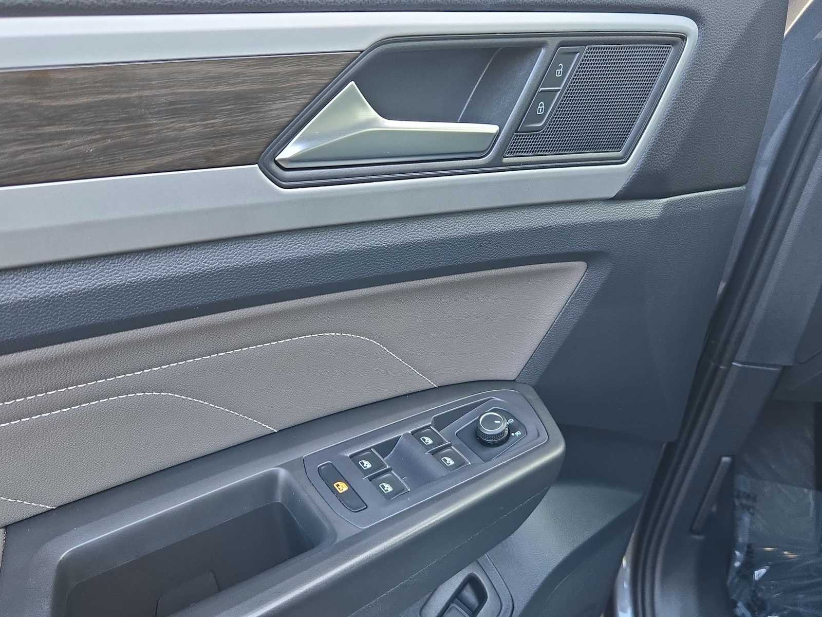 Thumbnail: 2022 Volkswagen Atlas - 37