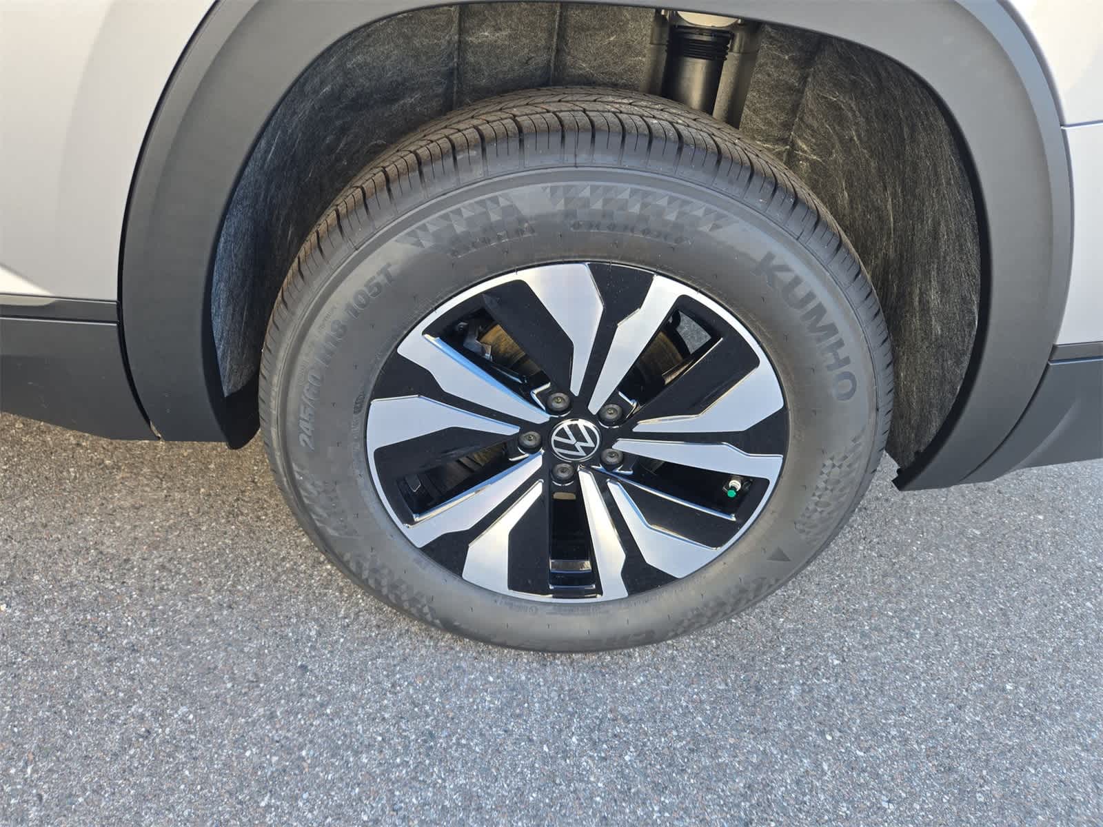 Thumbnail: 2026 Volkswagen Atlas - 14