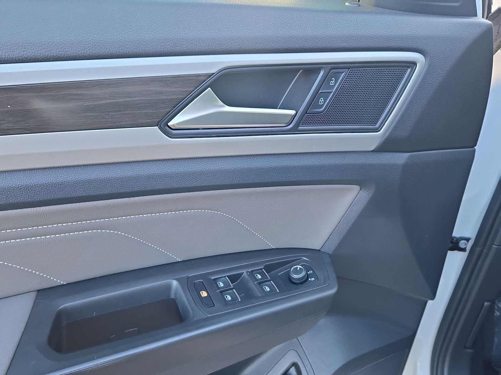 Thumbnail: 2022 Volkswagen Atlas - 35