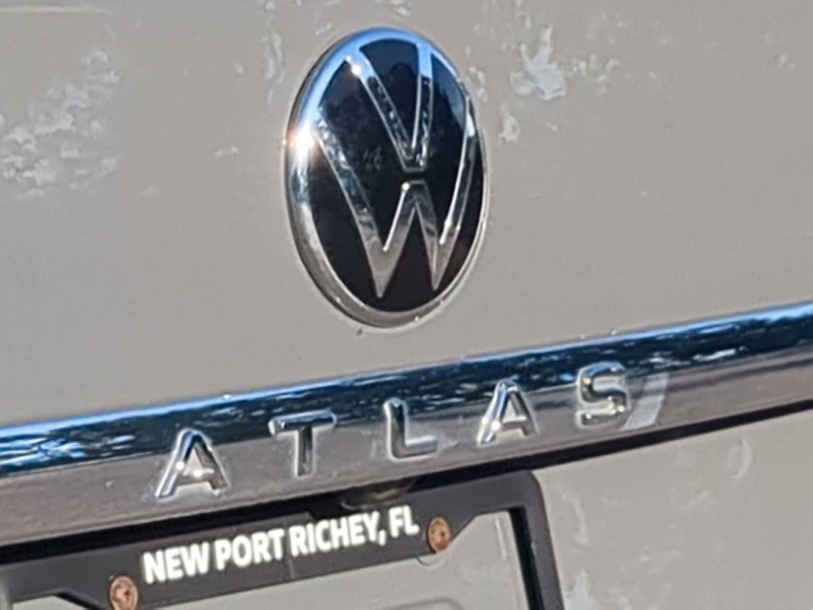 Thumbnail: 2022 Volkswagen Atlas - 13