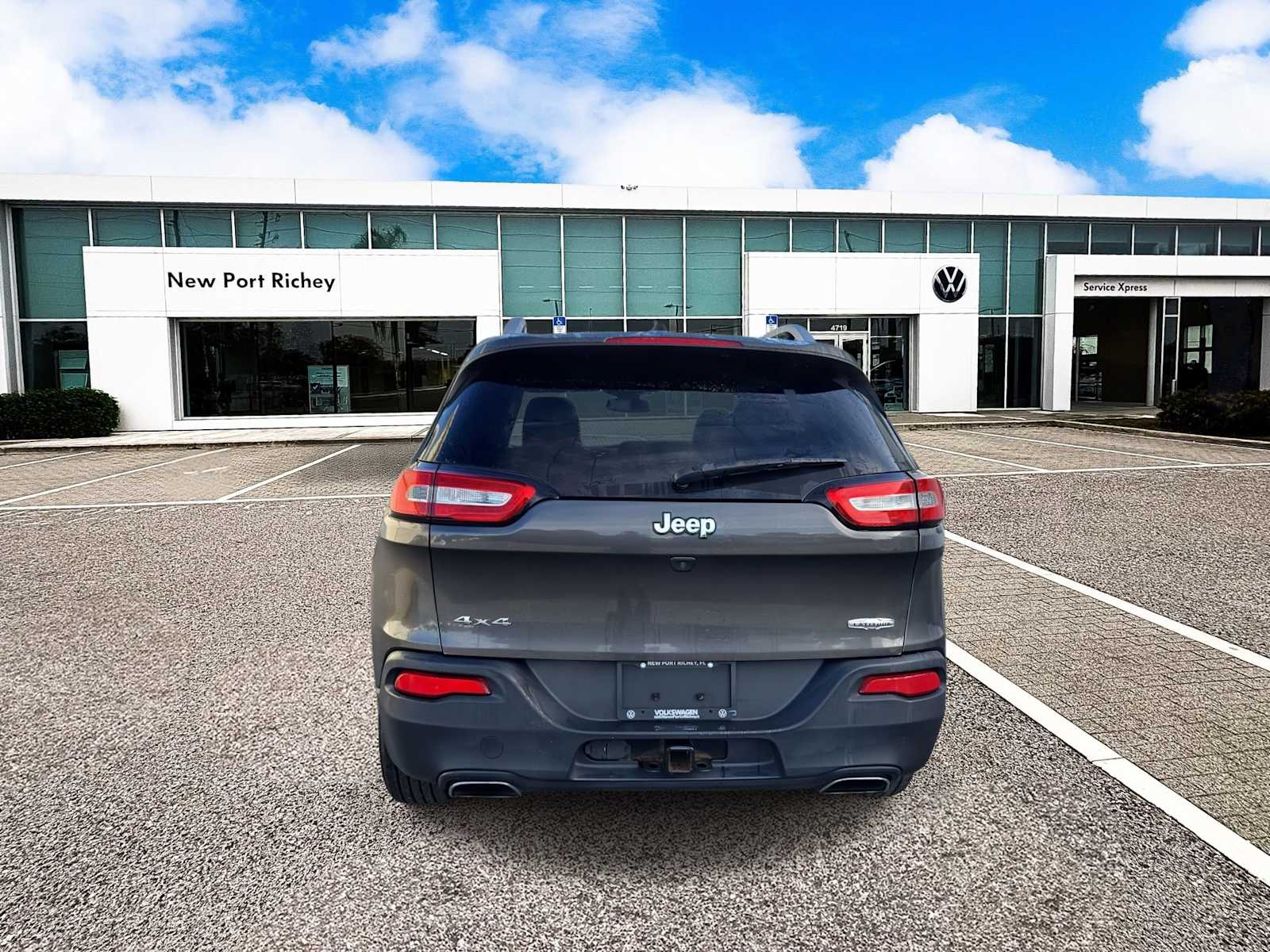 Thumbnail: 2017 Jeep Cherokee - 7