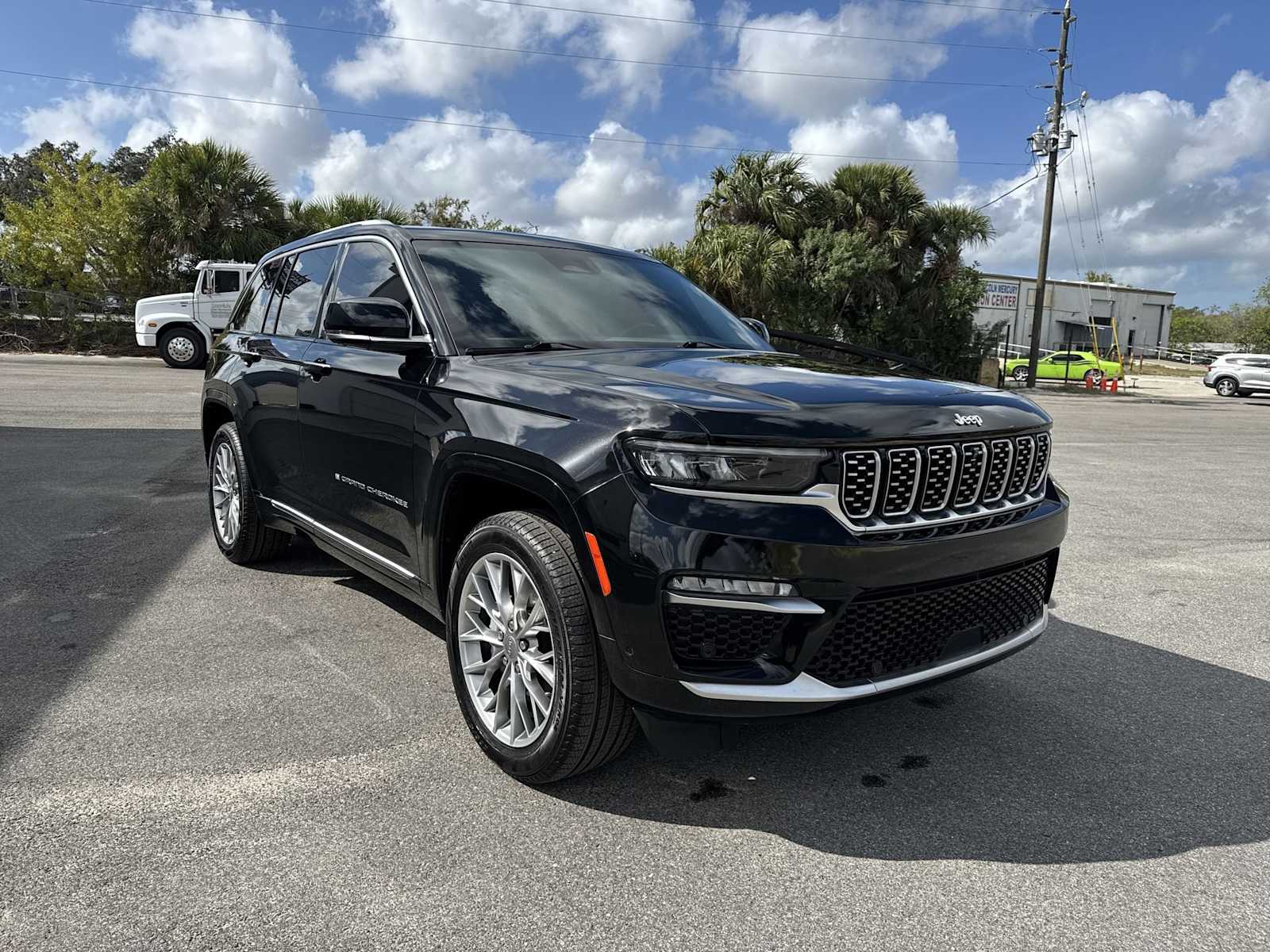 Thumbnail: 2022 Jeep Grand Cherokee - 8