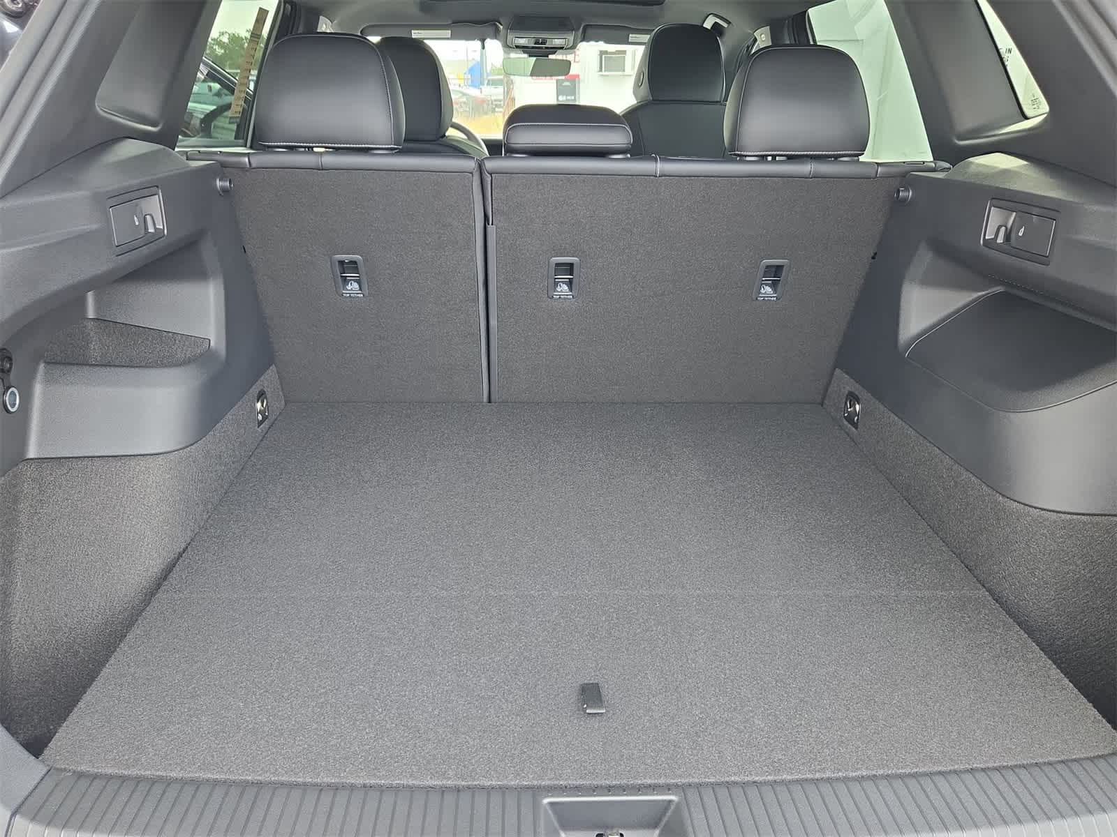 Thumbnail: 2025 Volkswagen Tiguan - 34