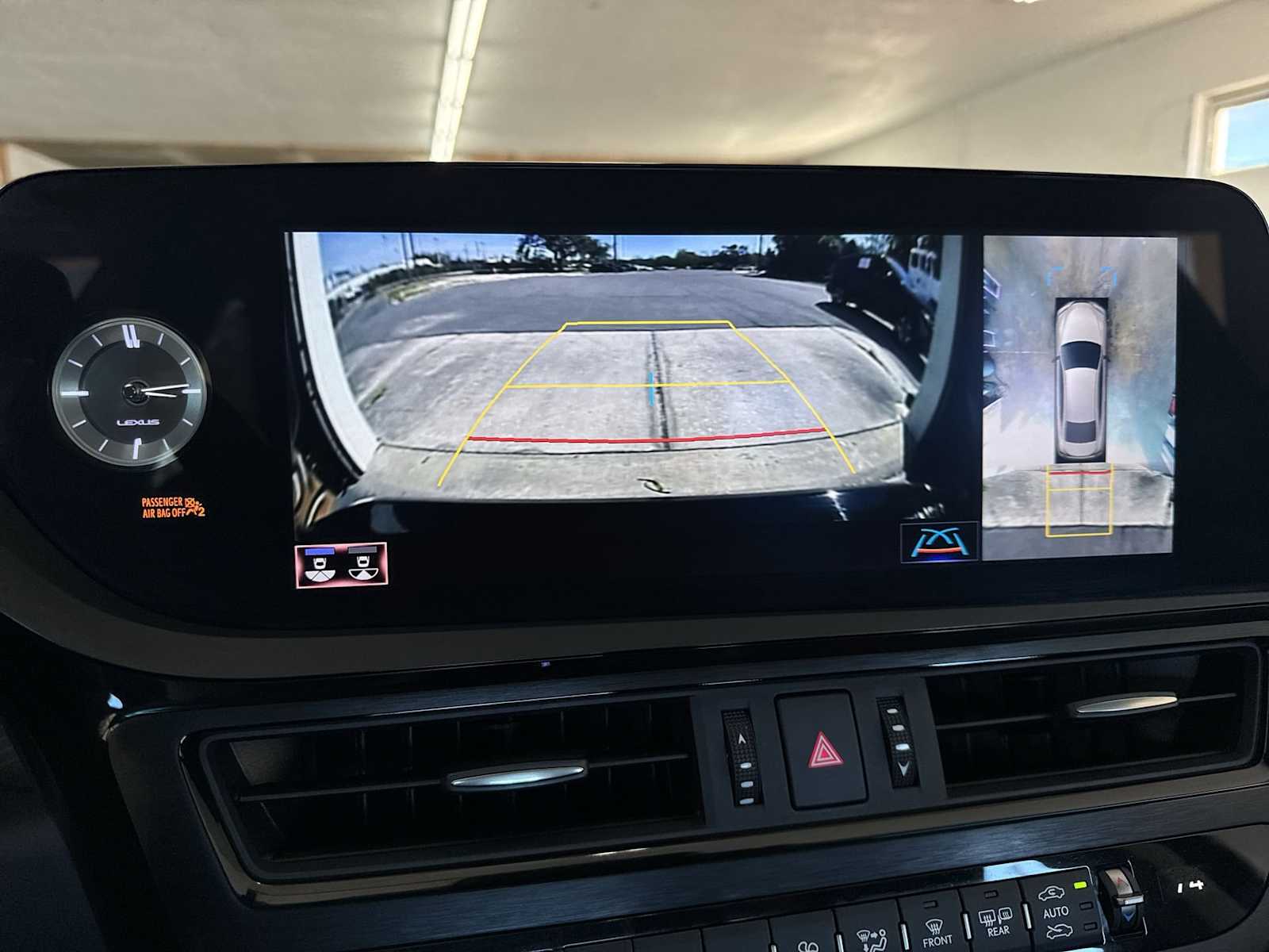 Thumbnail: 2022 Lexus ES - 28