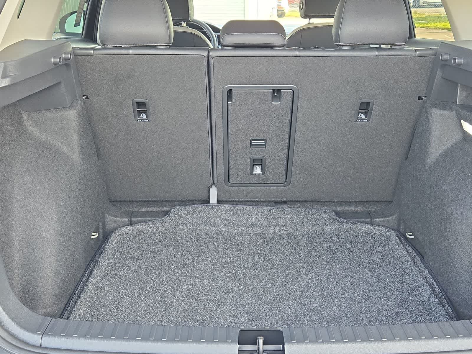 Thumbnail: 2025 Volkswagen Taos - 33