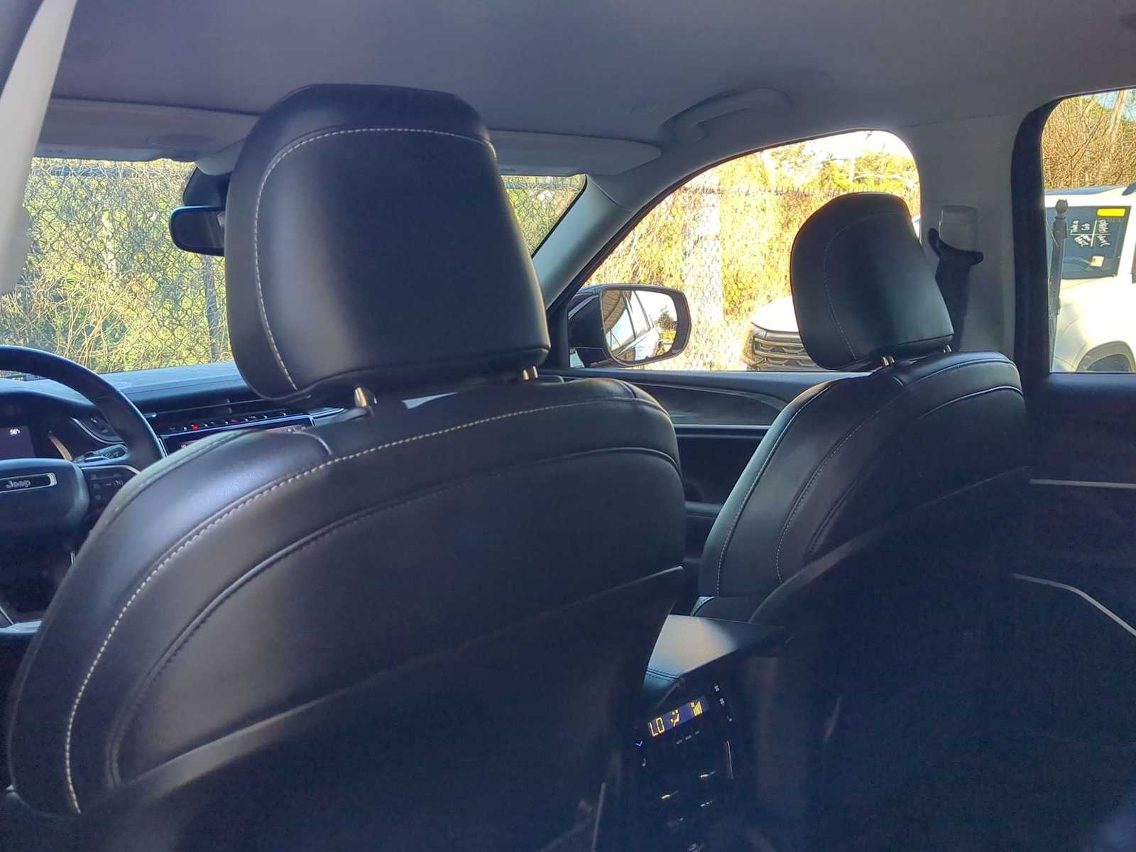 Thumbnail: 2022 Jeep Grand Cherokee - 19