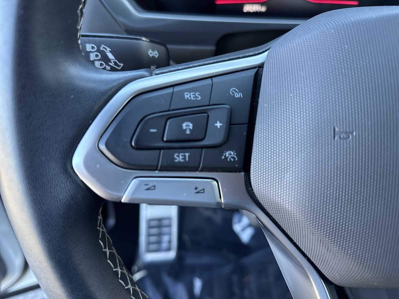 Thumbnail: 2023 Volkswagen Tiguan - 22