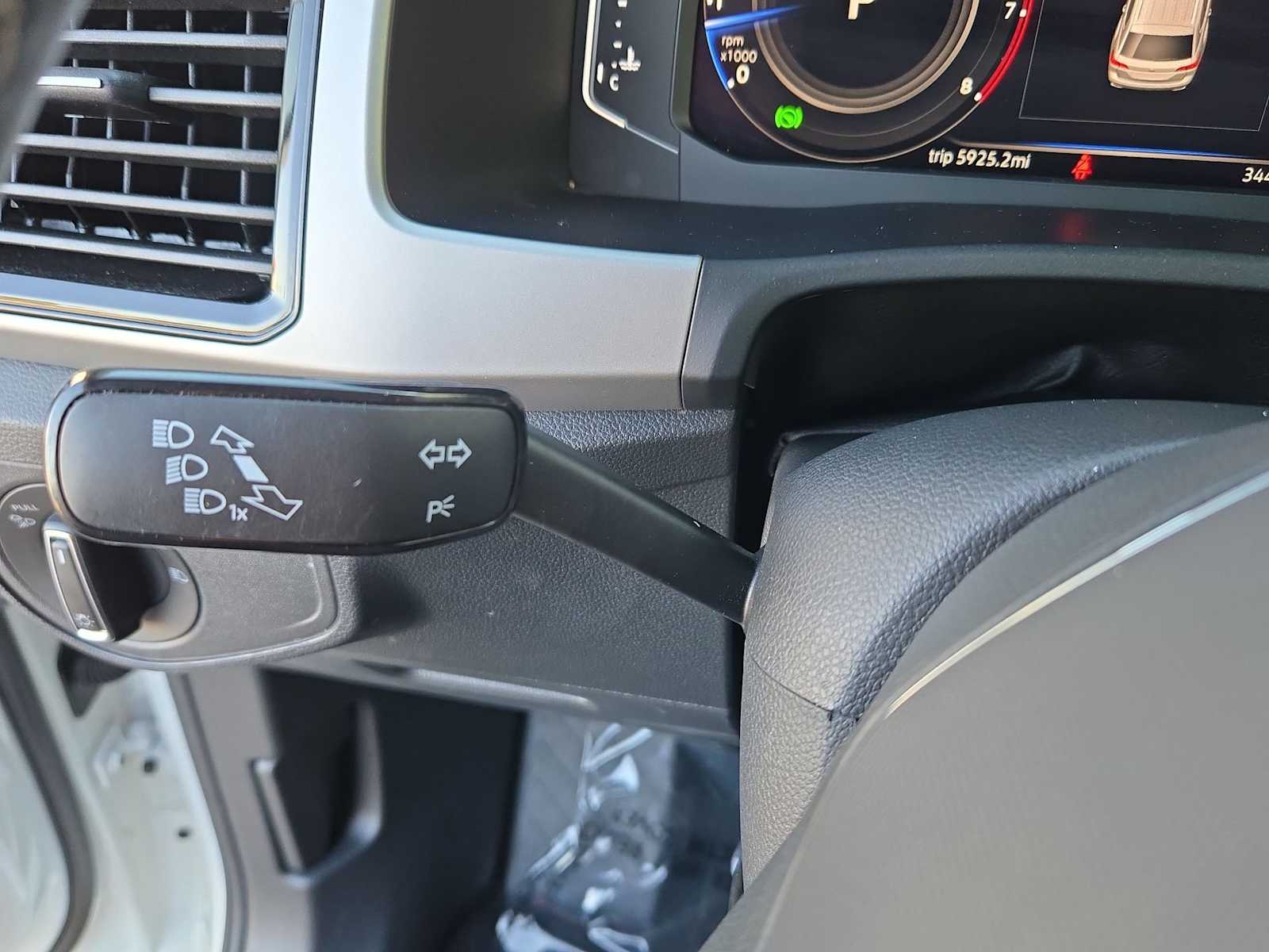 Thumbnail: 2023 Volkswagen Atlas - 26